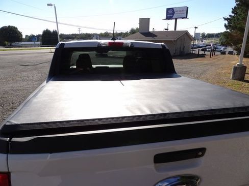 Used 2022 Ford Maverick XLT FWD image 8