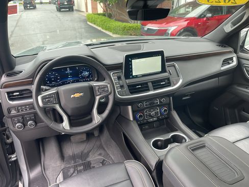 Used 2023 Chevrolet Suburban Premier AWD/4WD image 35