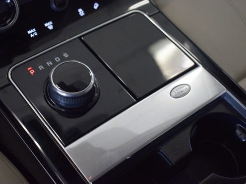 Used 2018 Land Rover Range Rover Velar S image 44