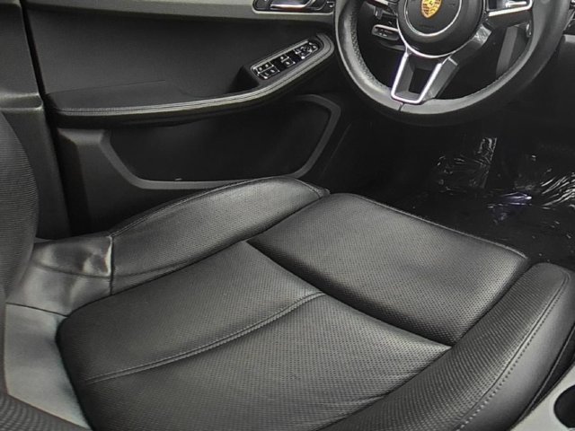 Used 2018 Porsche Macan GTS AWD/4WD image 31