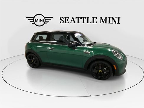 Certified 2024 MINI Cooper SE image 13