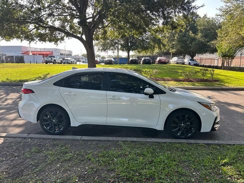 Used 2023 Toyota Corolla SE FWD image 7