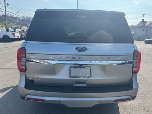 Used 2024 Ford Expedition Limited image 9