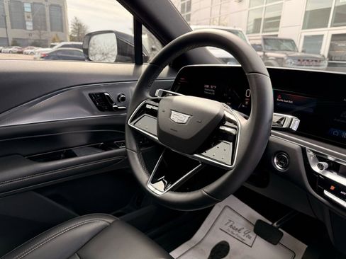 Used 2024 Cadillac Lyriq Tech AWD/4WD image 32