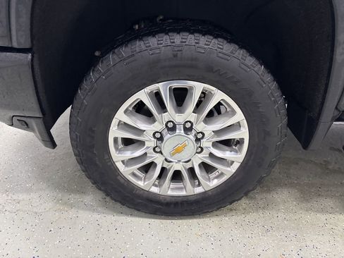 Used 2021 Chevrolet Silverado 3500 High Country image 9
