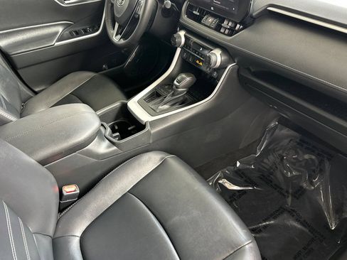 Used 2023 Toyota RAV4 XLE Premium FWD image 17