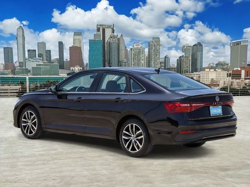 Certified 2025 Volkswagen Jetta SE FWD image 6
