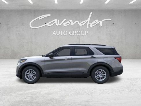 New 2026 Ford Explorer Active RWD image 4