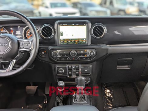 Used 2020 Jeep Wrangler Unlimited Sahara AWD/4WD image 23