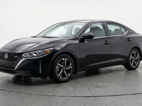 Used 2025 Nissan Sentra SV image 3