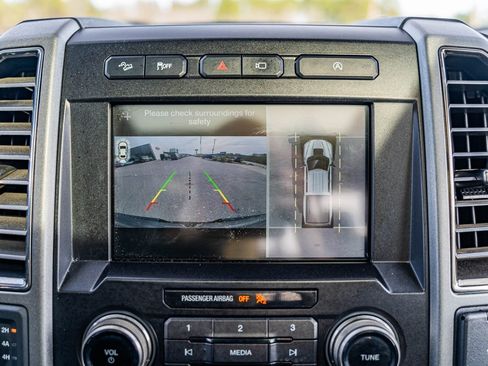 Certified 2018 Ford F150 Raptor w/ Equipment Group 802A Luxury image 29