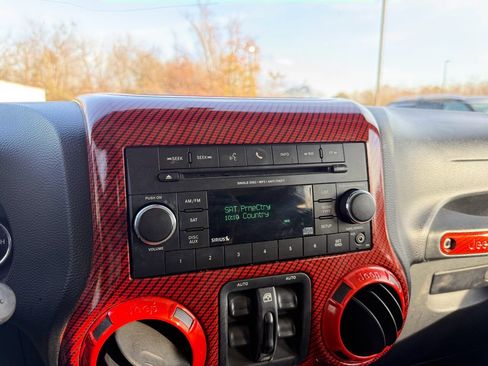 Used 2013 Jeep Wrangler Unlimited Sport image 17