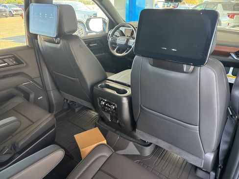 New 2026 GMC Yukon XL Denali w/ Denali Reserve Package image 20