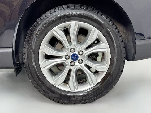 Used 2020 Ford Edge Titanium w/ Cargo Accessory Package FWD image 9