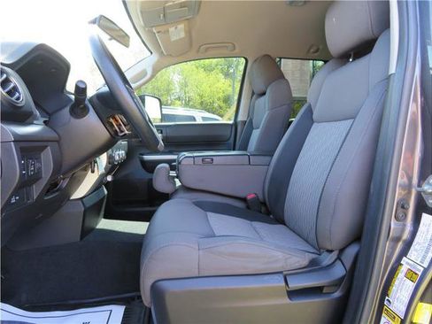 Used 2016 Toyota Tundra SR5 AWD/4WD image 4