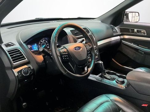 Used 2016 Ford Explorer XLT w/ Equipment Group 202A image 17