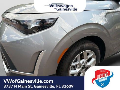 Used 2025 Kia Soul LX w/ LX Technology Package FWD image 10