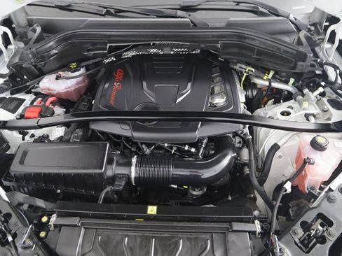 Used 2024 Alfa Romeo Stelvio Veloce image 47