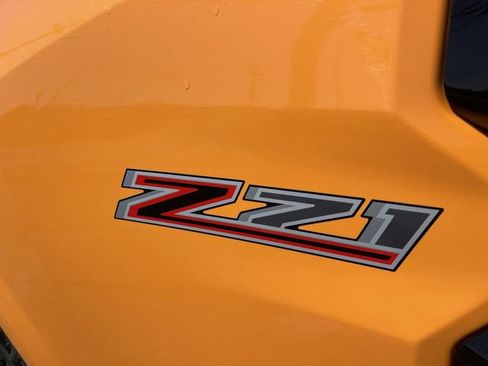 Used 2025 Chevrolet Colorado Z71 w/ Technology Package AWD/4WD image 13