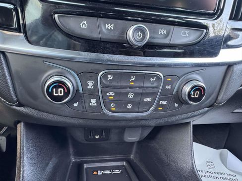 Used 2023 Chevrolet Traverse LT AWD/4WD image 32
