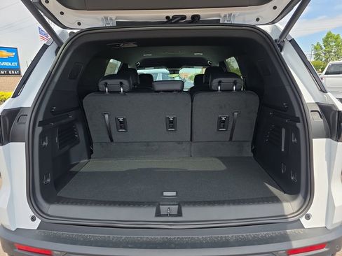 New 2026 Chevrolet Traverse LT w/ Midnight/Sport Edition FWD image 14