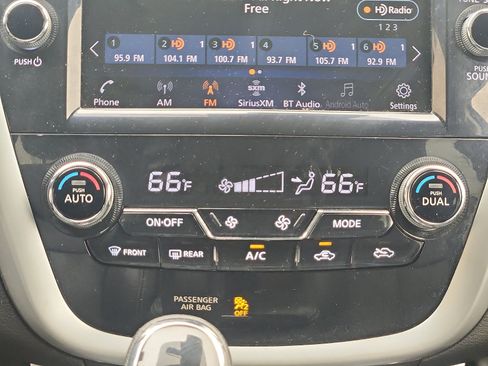 Used 2019 Nissan Murano SL w/ SL Technology Package AWD/4WD image 18