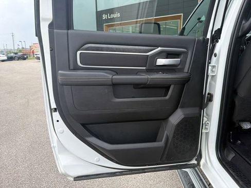 Used 2024 RAM 2500 Big Horn AWD/4WD image 27