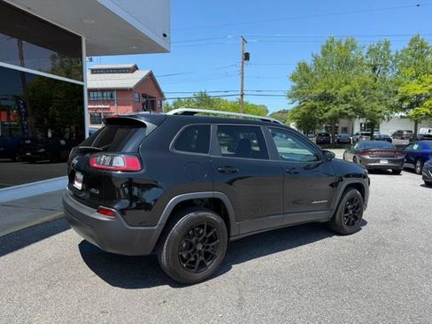 Used 2021 Jeep Cherokee Latitude AWD/4WD image 6
