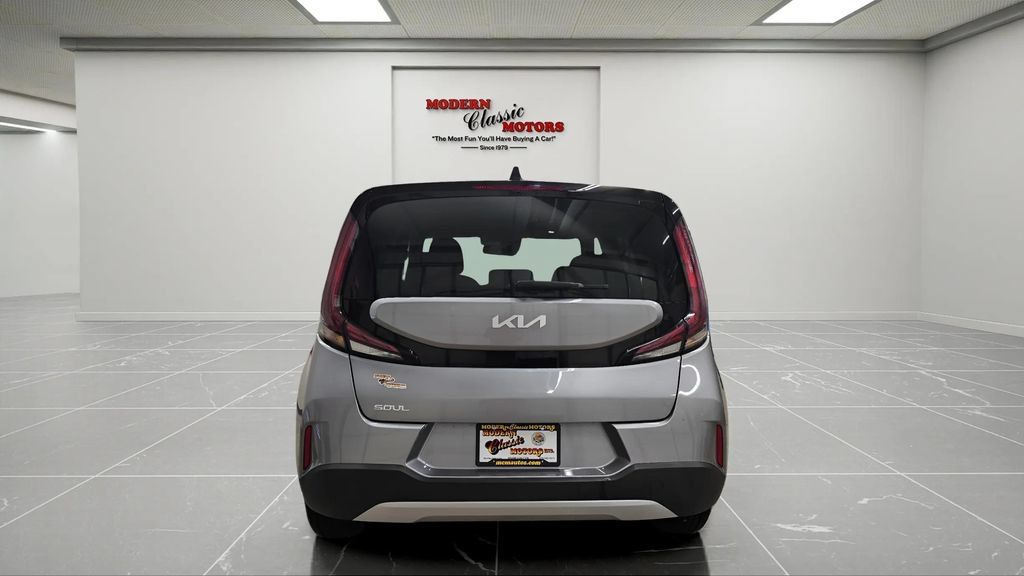 Used 2023 Kia Soul LX w/ Option Group 015 FWD image 5