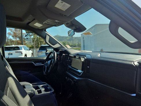 Used 2022 Chevrolet Silverado 1500 LT image 28