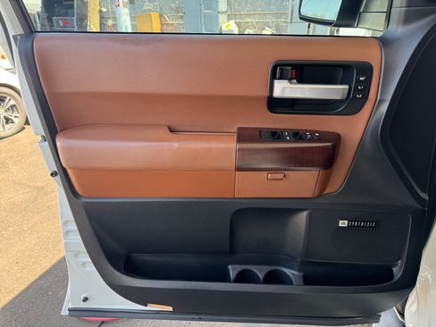 Used 2015 Toyota Sequoia Platinum AWD/4WD image 11