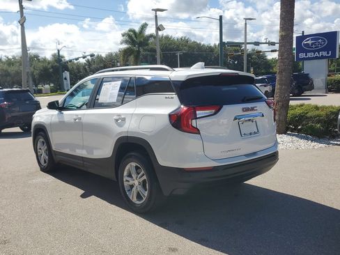 Used 2023 GMC Terrain SLE w/ Driver Convenience Package FWD image 3