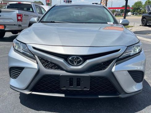 Used 2019 Toyota Camry SE FWD image 2