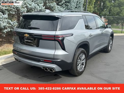 Used 2024 Chevrolet Traverse LT image 9