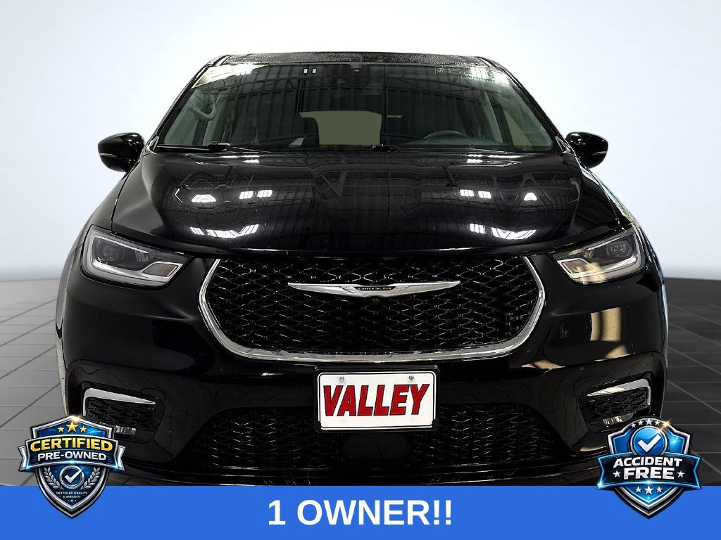 Used 2024 Chrysler Pacifica Touring-L FWD image 2