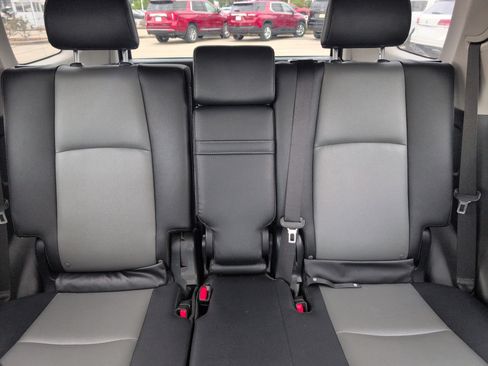 Used 2023 Toyota 4Runner SR5 Premium image 23