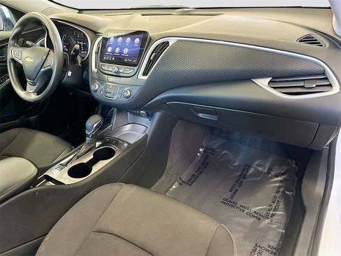 Used 2024 Chevrolet Malibu LS image 28