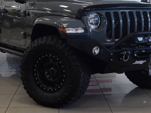 Used 2021 Jeep Gladiator Sport AWD/4WD image 4
