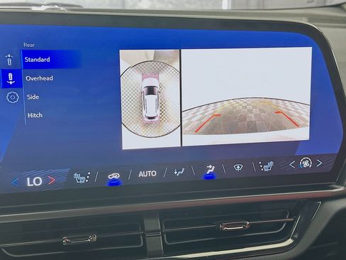 Used 2025 Chevrolet Equinox EV RS FWD image 23