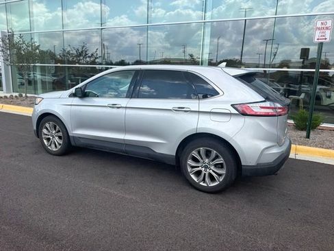 Used 2019 Ford Edge Titanium w/ Equipment Group 301A AWD/4WD image 11