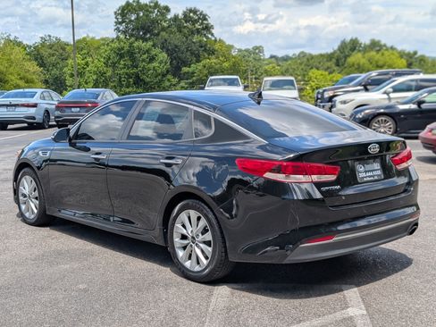 Used 2018 Kia Optima LX w/ 17" Alloy Wheels Package FWD image 7