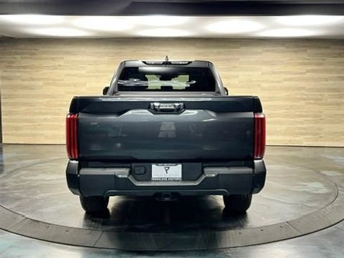 Used 2025 Toyota Tundra Limited AWD/4WD image 18