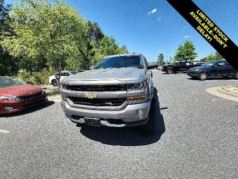 Used 2017 Chevrolet Silverado 1500 LT w/ All Star Edition AWD/4WD image 5
