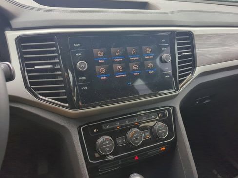 Used 2023 Volkswagen Atlas Cross Sport SE image 18