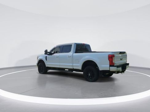 Used 2019 Ford F250 Lariat w/ Lariat Ultimate Package AWD/4WD image 6