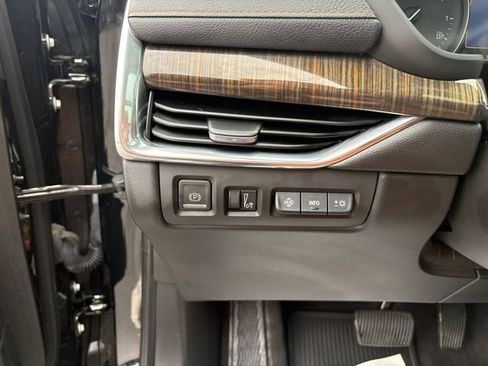 Used 2019 Cadillac XT4 Premium Luxury AWD/4WD image 20