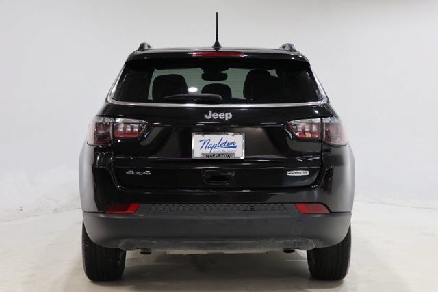 Used 2025 Jeep Compass Latitude w/ Sun & Sound Group AWD/4WD image 6