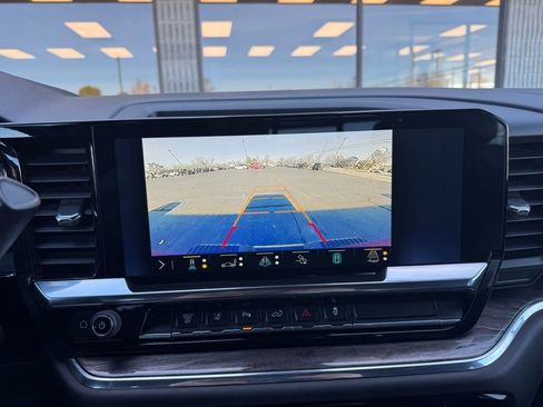 Used 2024 Chevrolet Silverado 2500 LTZ w/ LTZ Plus Package image 9