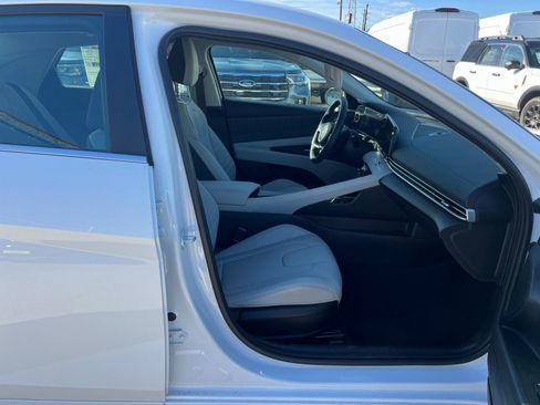 New 2026 Hyundai Elantra Limited FWD image 9