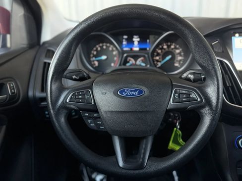 Used 2018 Ford Focus SEL FWD image 23